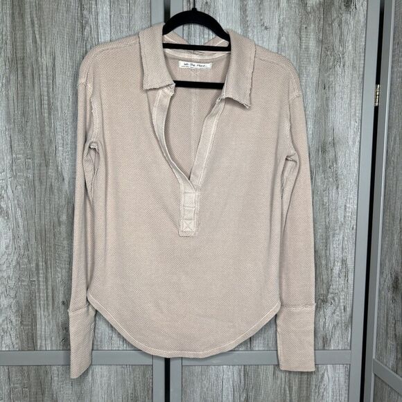 We The Free Top XS Thermal Waffle Deep V Neckline Collared Polo Thumbholes - Picture 1 of 5